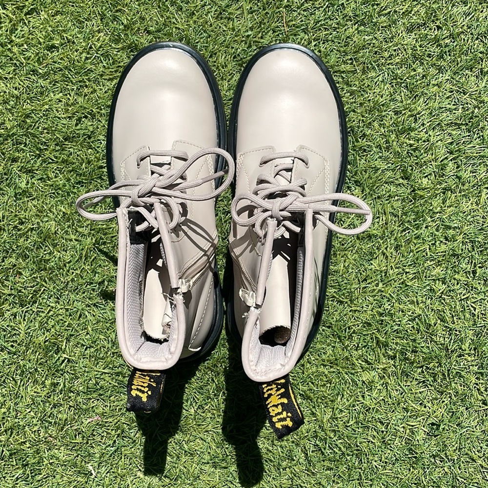 NWT DR MARTENS 1460 Fashion Leather Boot! - Picture 9 of 13